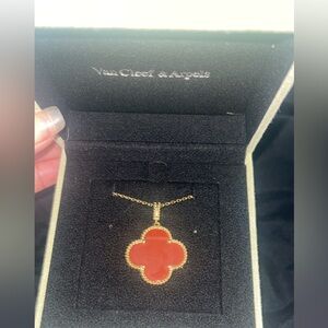 Van Cleef Magic Alhambra long necklace, 1 motif